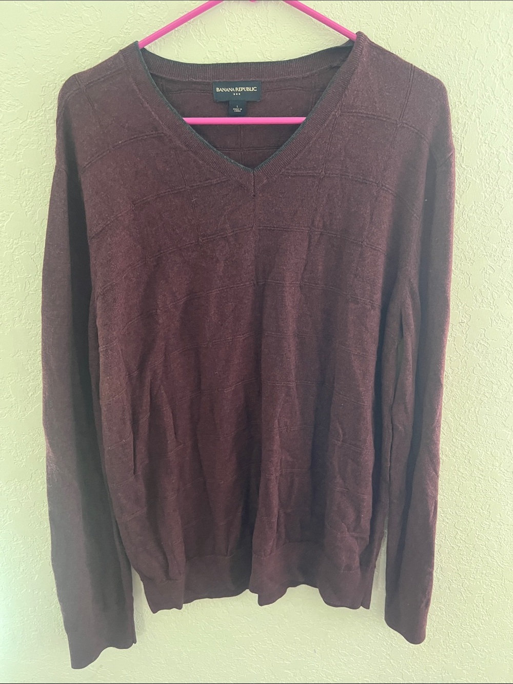 Banana Republic Men's V-Neck Sweater in Deep Wine